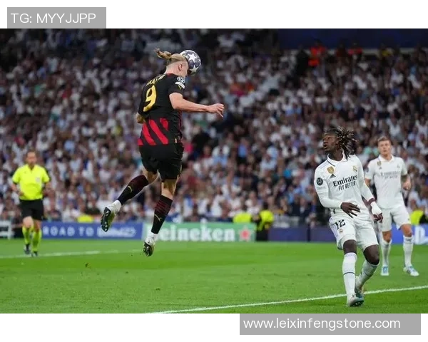 欧冠激战：里昂3-0曼城点球大战引发争议判罚全场沸腾