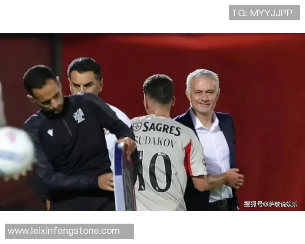 皇马大胜本菲卡四球狂潮乌龙球引发争议判罚全场沸腾