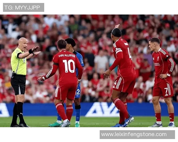 欧联杯波尔图大胜马竞争议判罚引发全场热议与绝杀瞬间