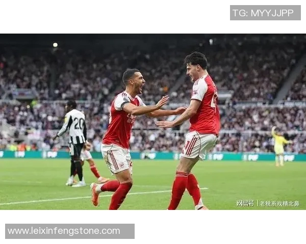 那不勒斯大胜阿森纳5-1绝杀瞬间点燃欧联杯激情时刻 那不勒斯大胜阿森纳5-1绝杀瞬间点燃欧联杯激情时刻