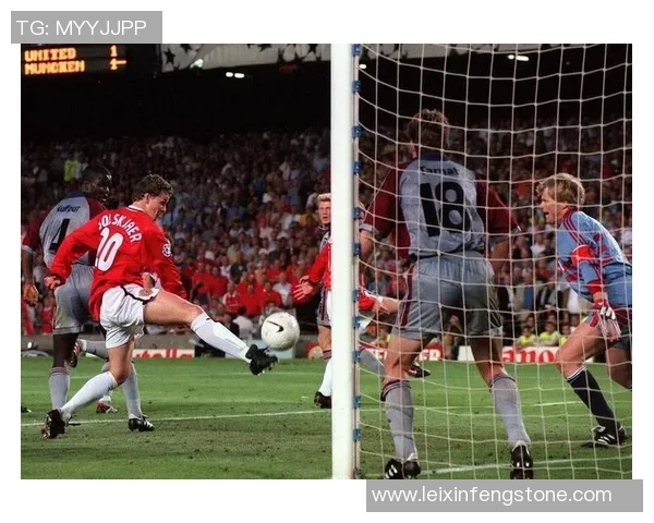 英超经典对决曼联逆转拜仁上演惊天乌龙球引发全场狂欢