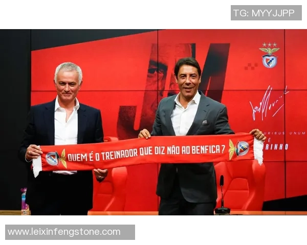 中超精彩对决本菲卡大胜曼联红牌事件引发全场热议与争议